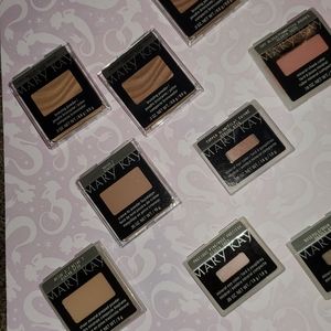 20 Eye shadows, powder foundation, liners, blush